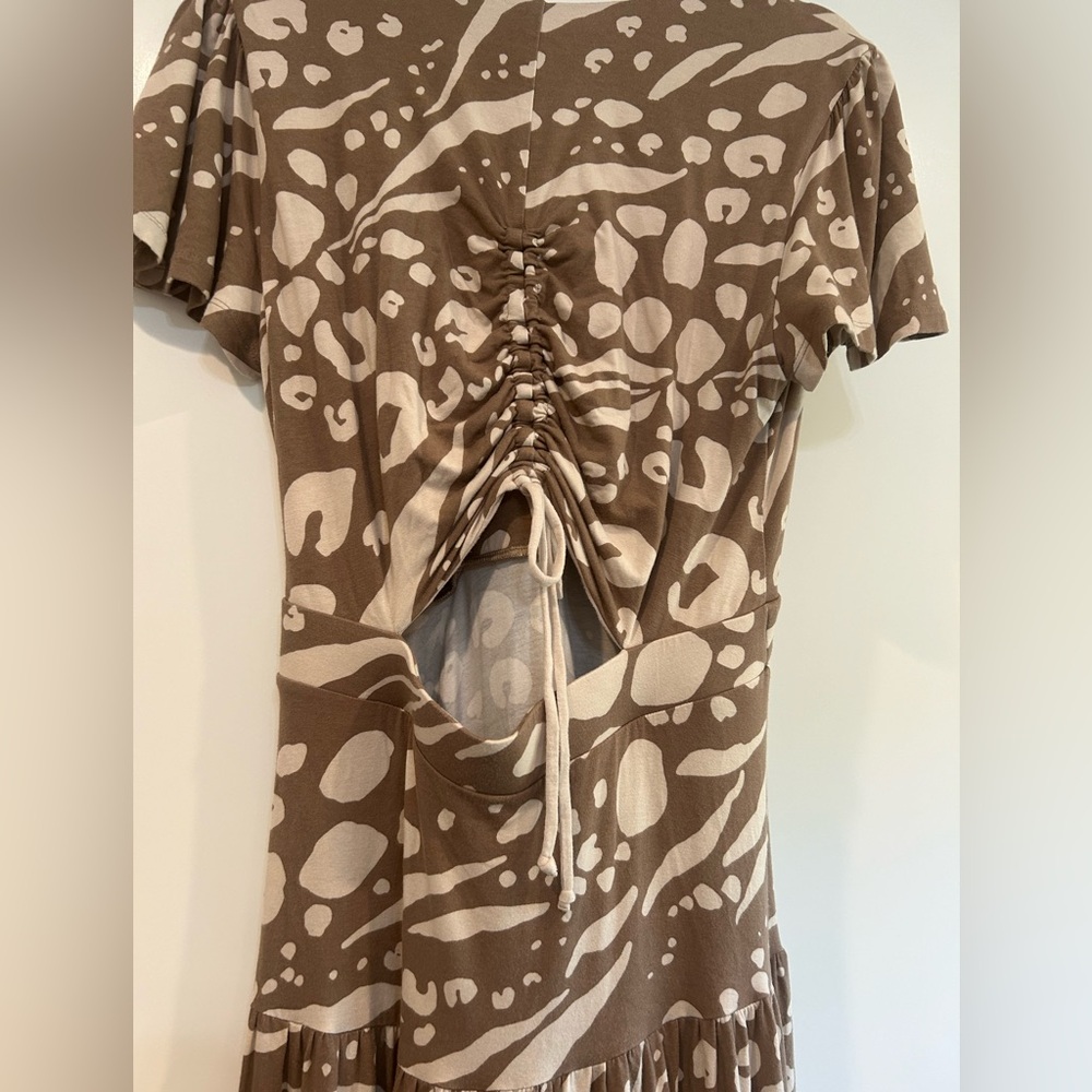 Cabi Swoon Dress Tan Cream Faux Wrap Fit & Flare Tiered Skirt Style #6147 Size S - Picture 7 of 9